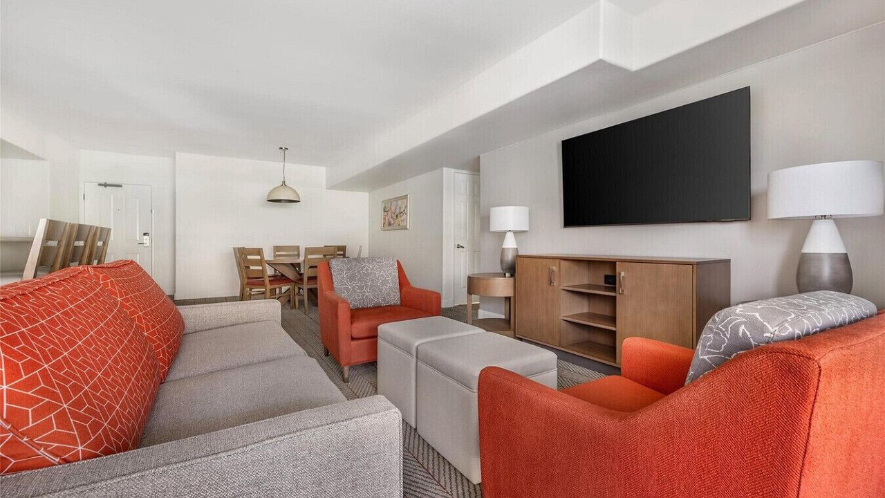 Photo of Livingroom in Canyon Corridor