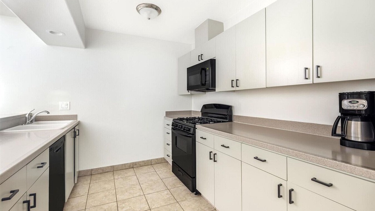 Photo of Kitchen in Canyon Corridor