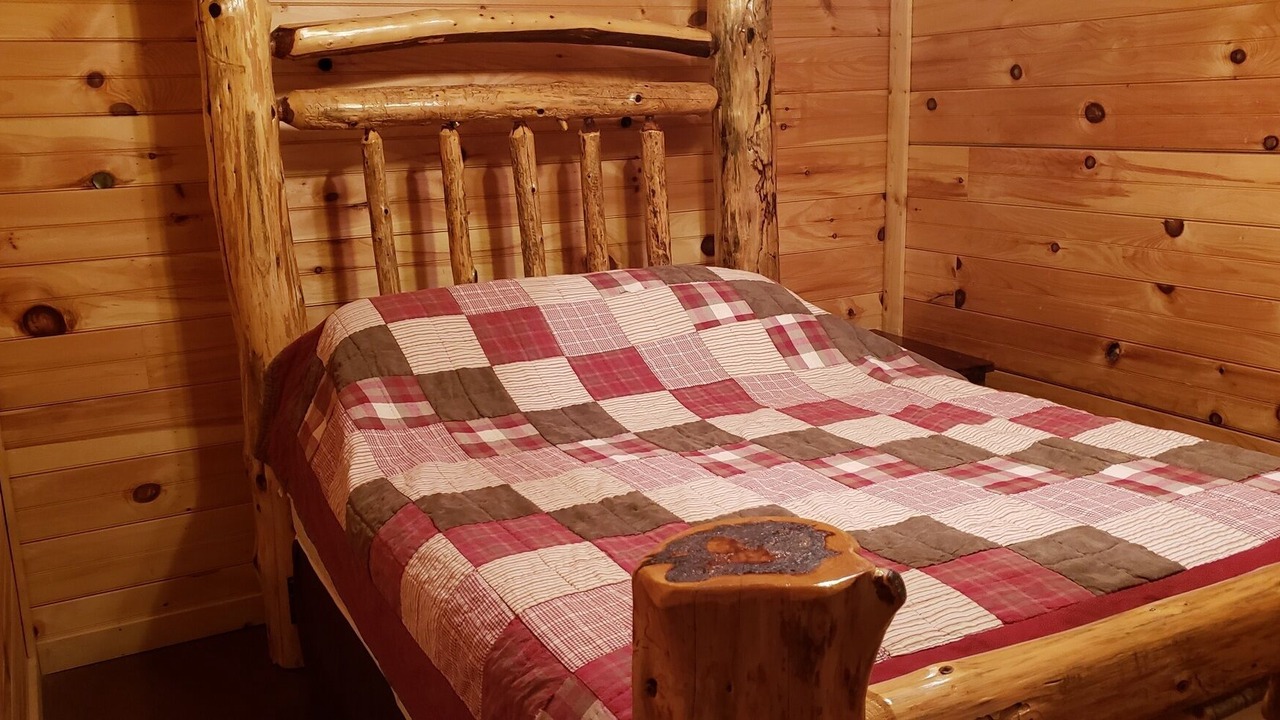 Photo of Bedroom in Sulphur