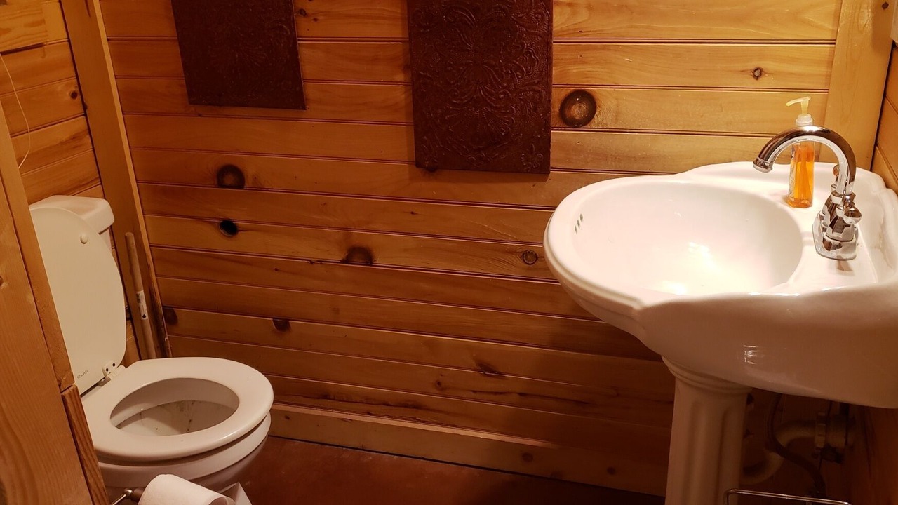 Photo of Bathroom in Sulphur