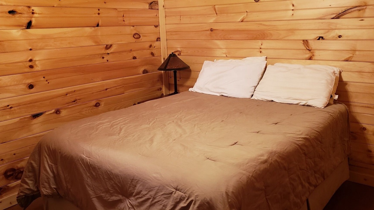 Photo of Bedroom in Sulphur