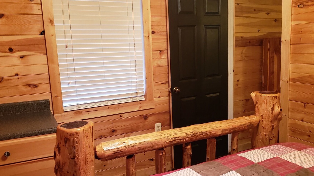 Photo of Bedroom in Sulphur
