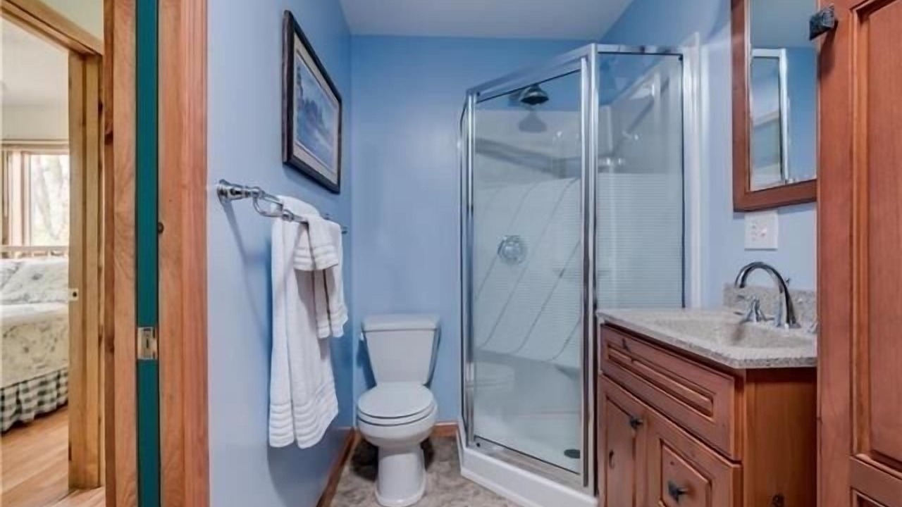 Photo of Bathroom in Brier Hill