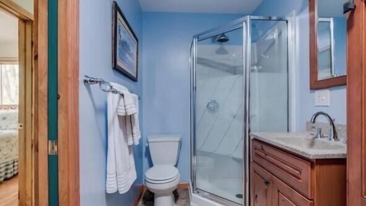 Photo of Bathroom in Brier Hill