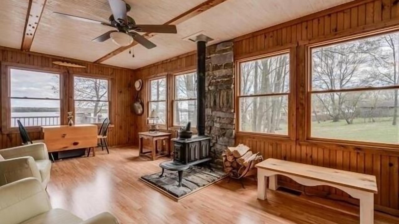 Photo of Bedroom in Brier Hill