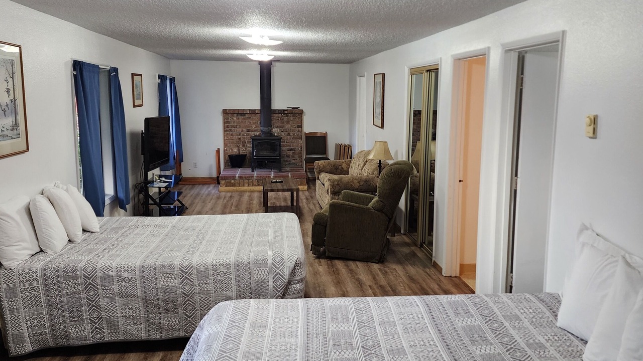 Photo of Bedroom in Coos Bay