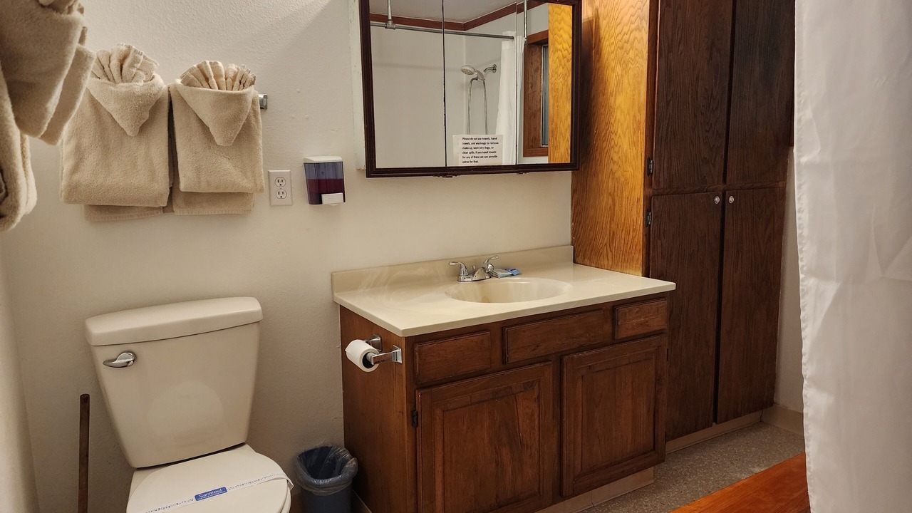 Photo of Bathroom in Coos Bay