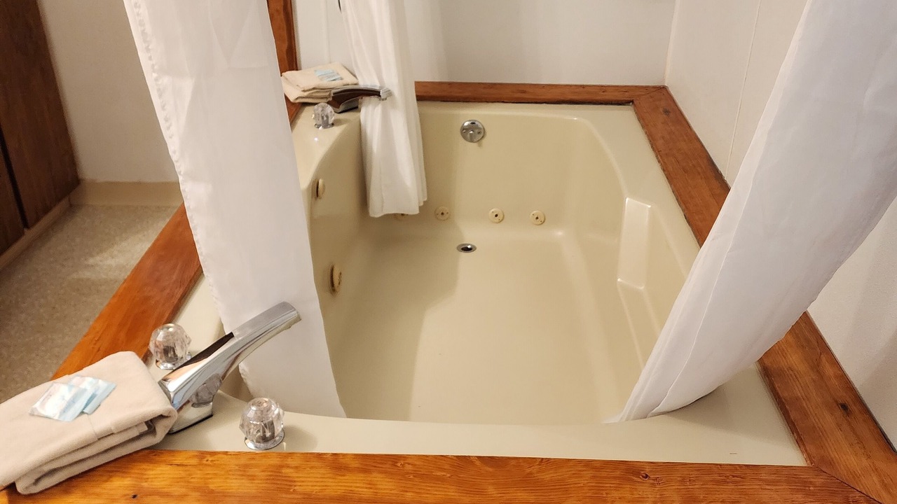 Photo of Bathroom in Coos Bay