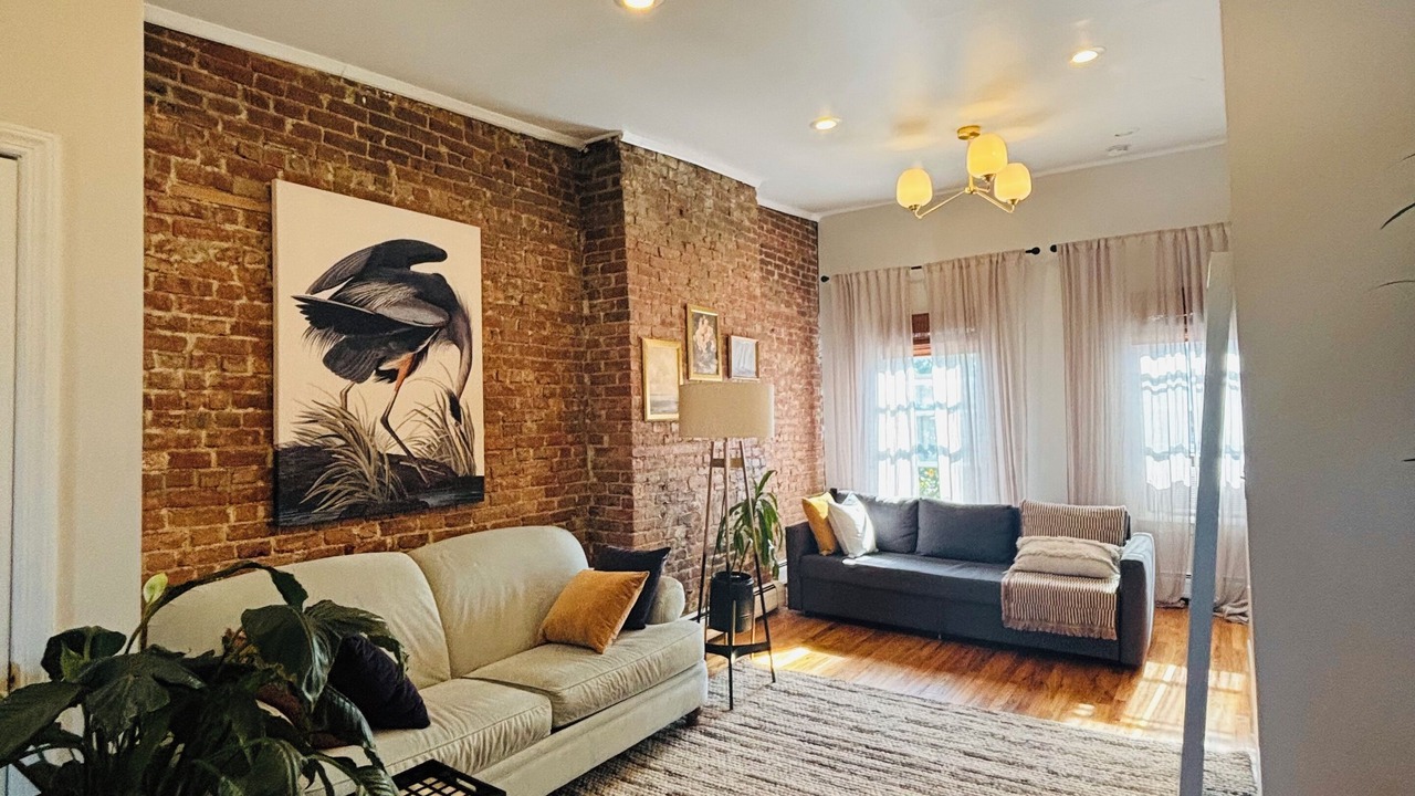 Photo of Livingroom in Historic Downtown