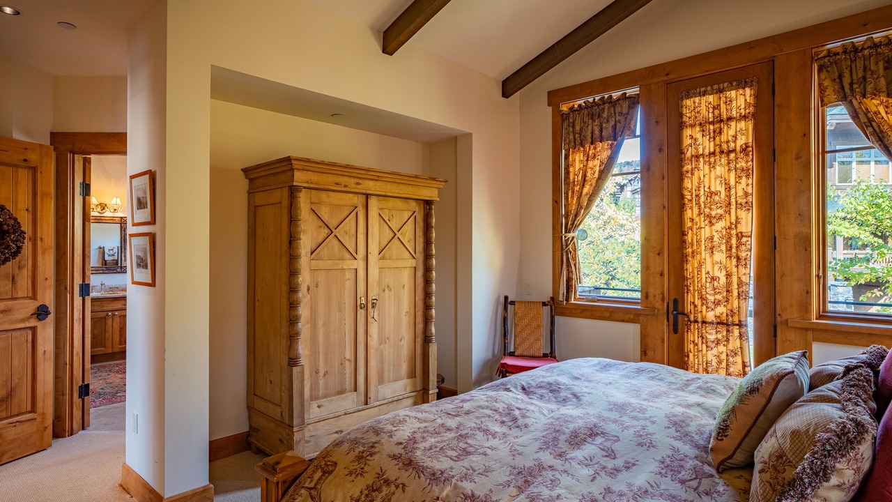 Photo of Bedroom in Stowe Area