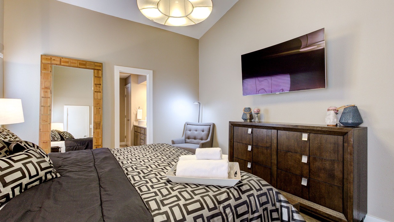 Photo of Bedroom in Medical Center District