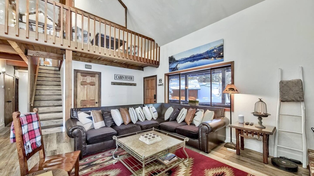 Photo of Livingroom in Kingswood Estates