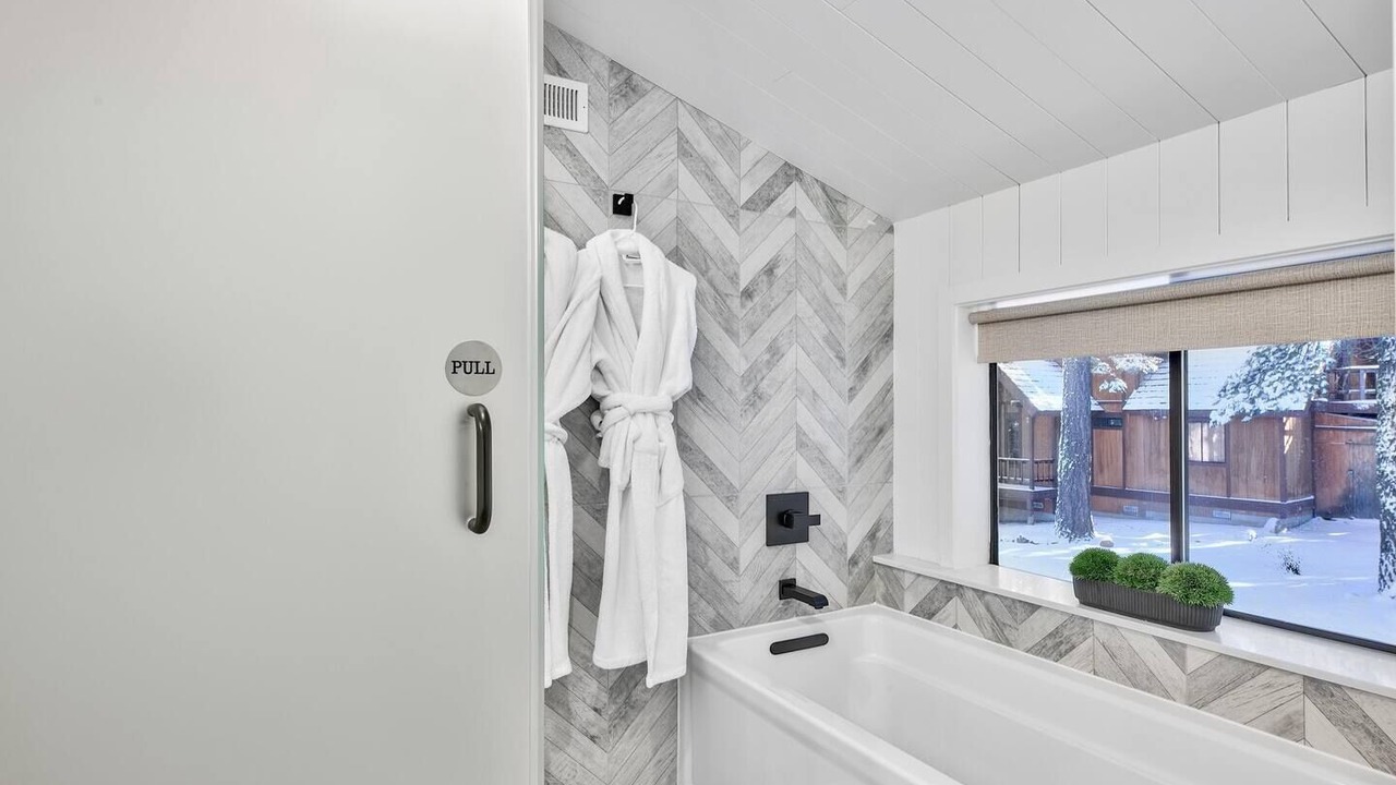 Photo of Bathroom in Kingswood Estates