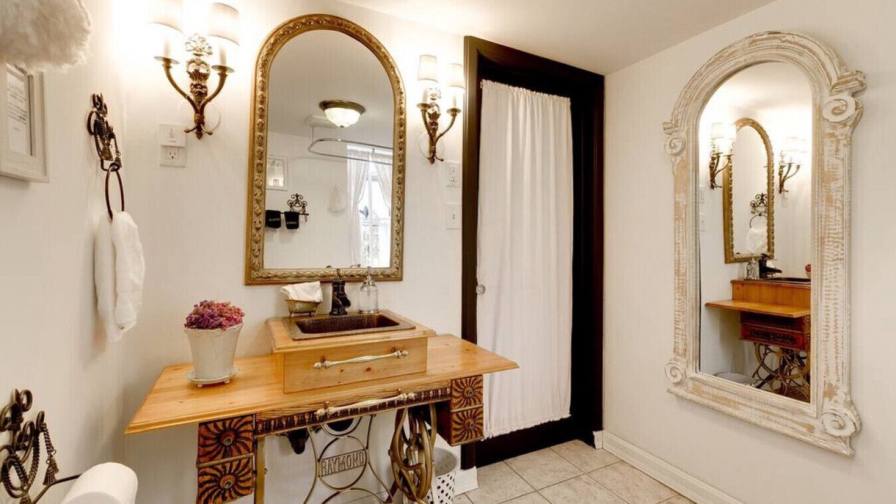 Photo of Bathroom in Rossmore