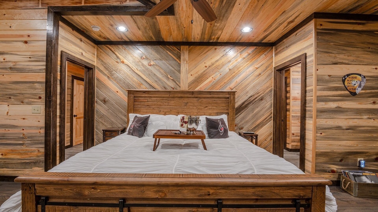 Photo of Bedroom in Hochatown