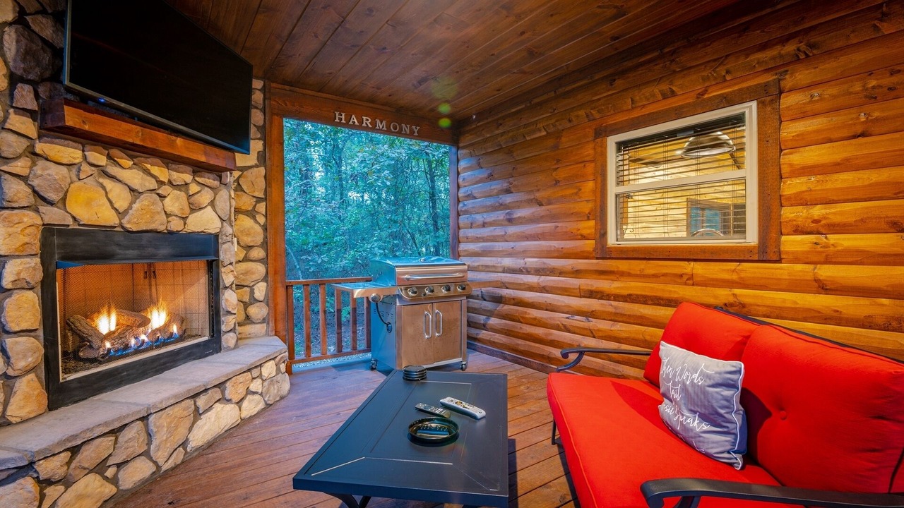 Photo of Livingroom in Hochatown