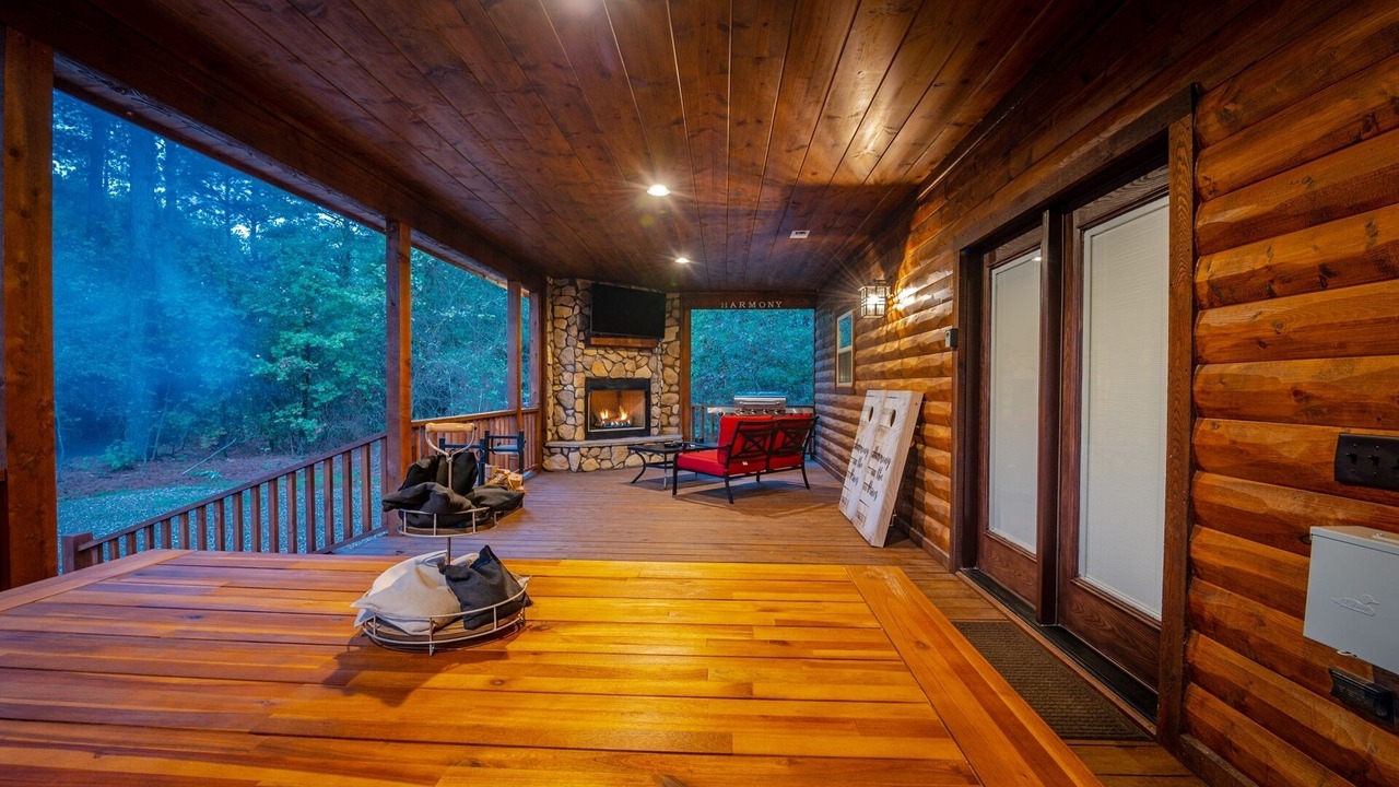 Photo of Livingroom in Hochatown
