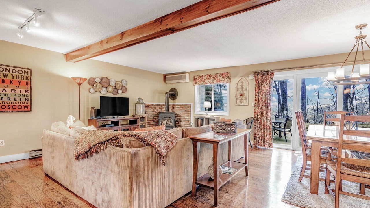 Photo of Livingroom in West Hartford