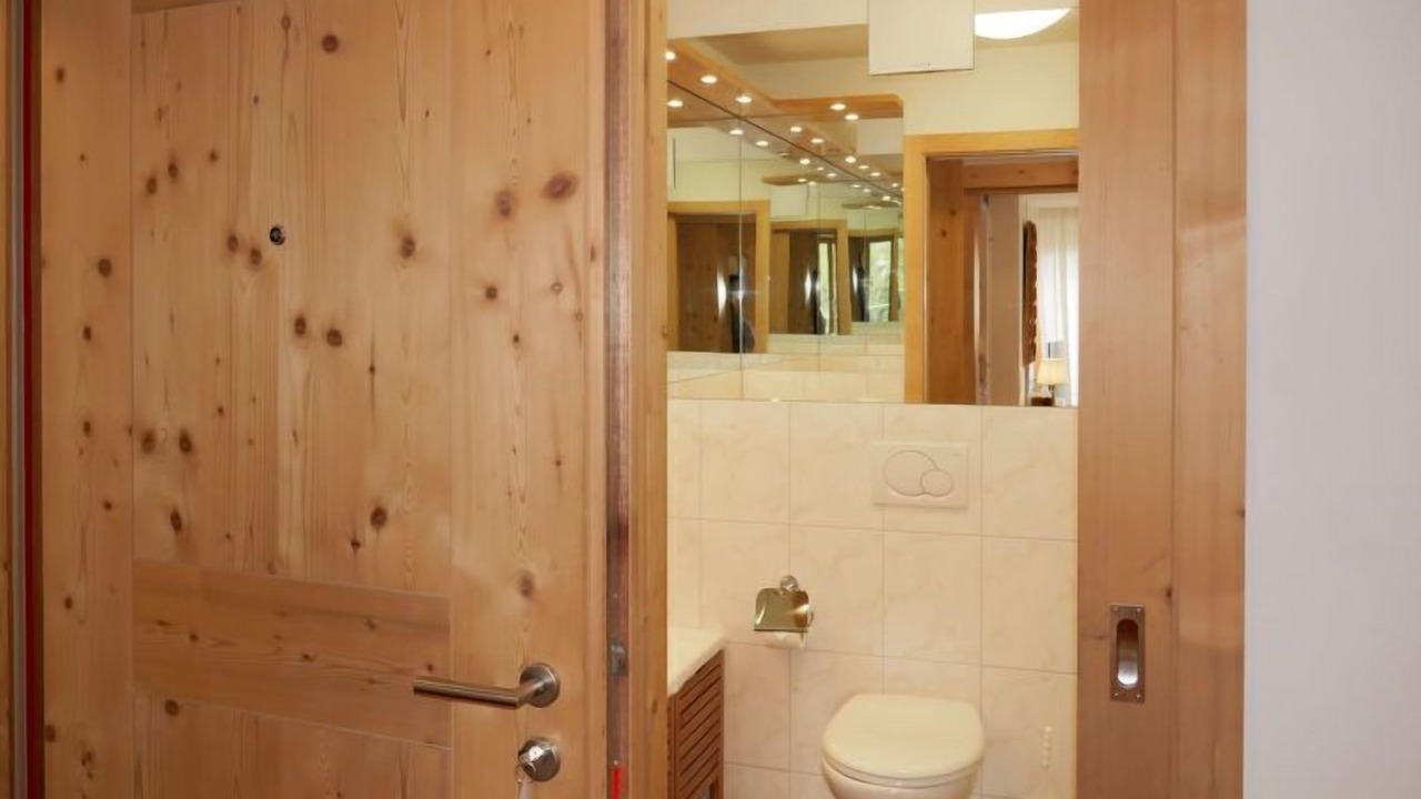 Photo of Bathroom in Samedan