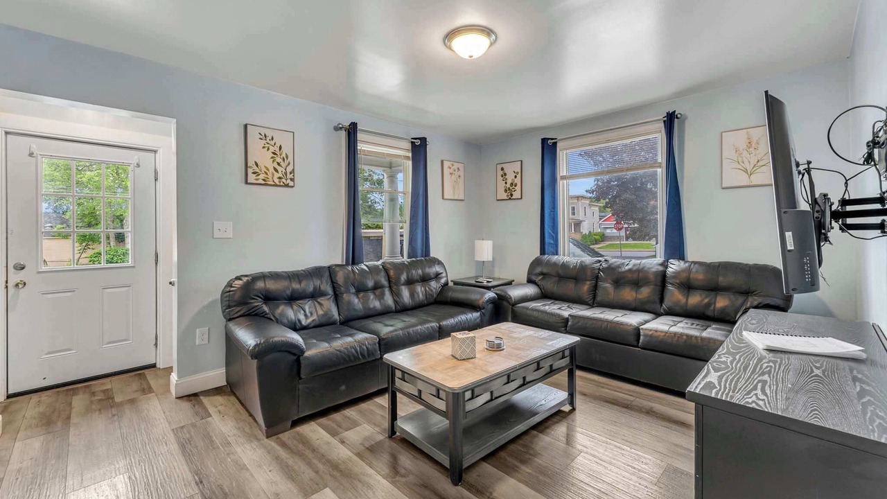 Photo of Livingroom in Oneonta