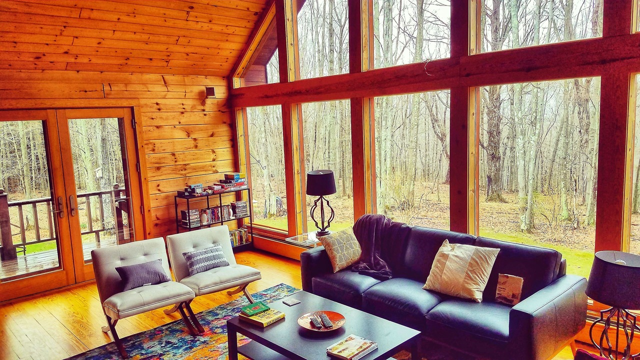 Photo of Livingroom in Roxbury