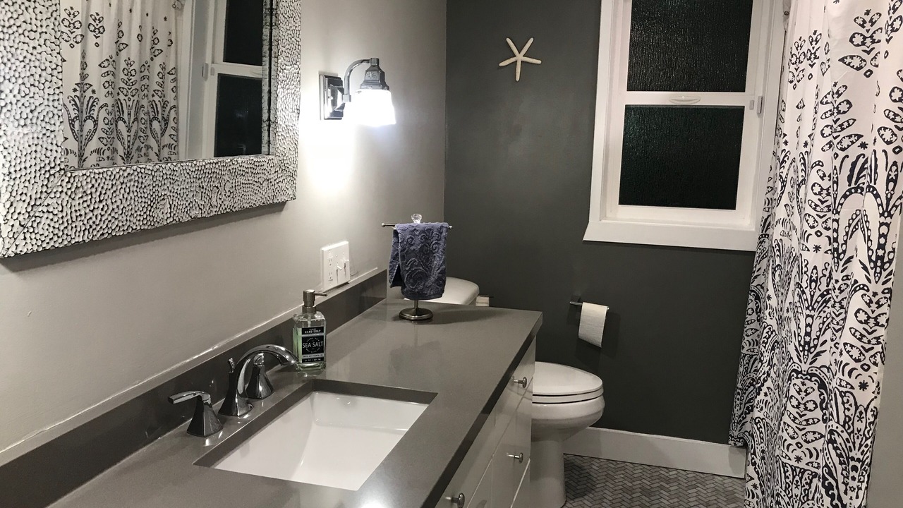 Photo of Bathroom in Yalecrest
