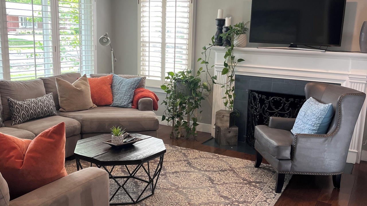 Photo of Livingroom in Yalecrest