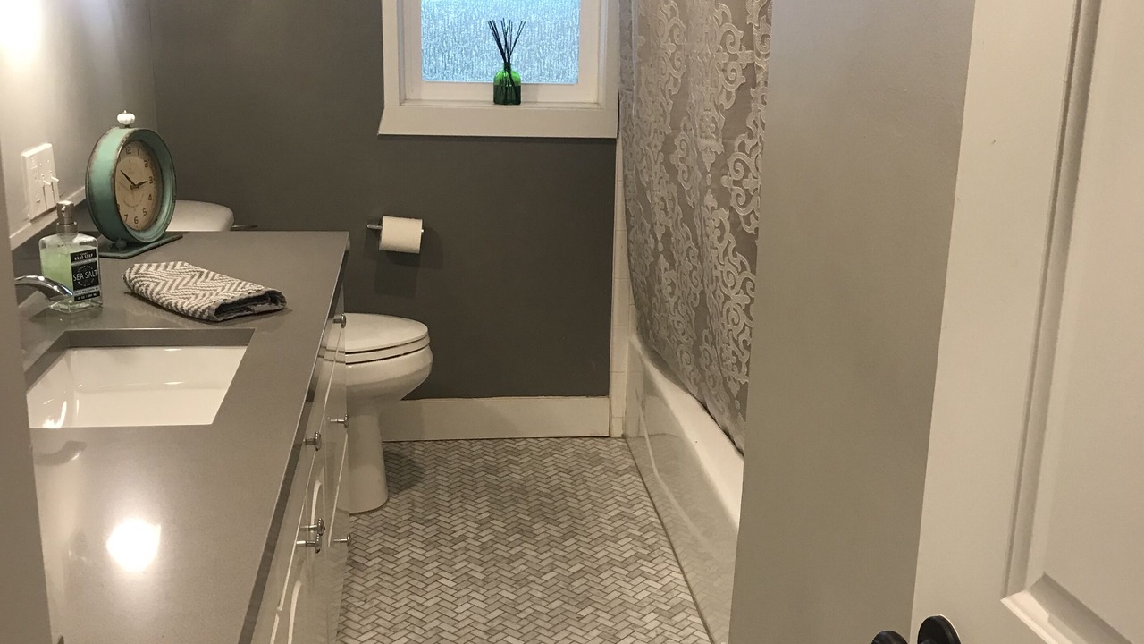 Photo of Bathroom in Yalecrest