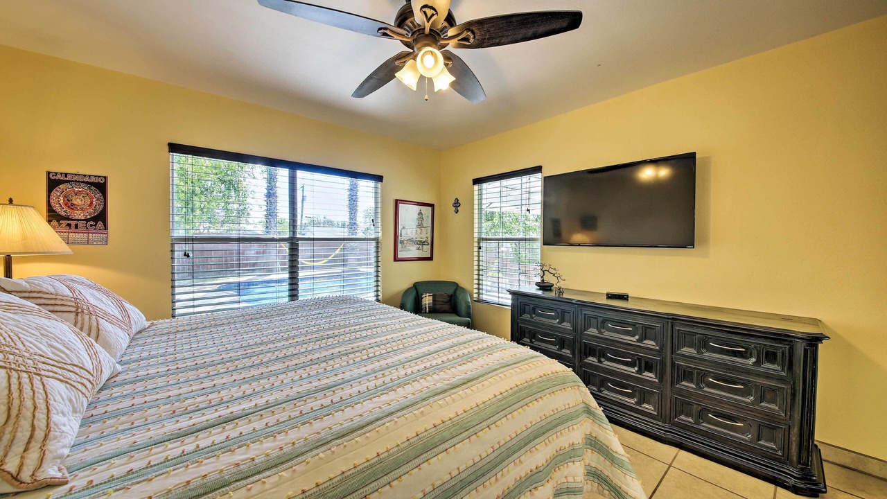 Photo of Bedroom in Northwest Los Angeles Heights