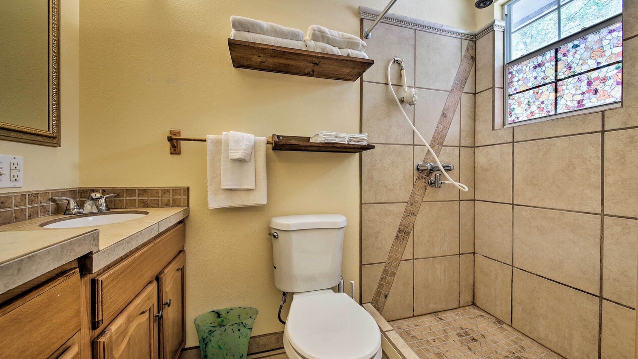 Photo of Bathroom in Northwest Los Angeles Heights