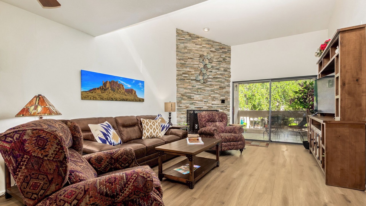 Photo of Livingroom in McCormick Ranch
