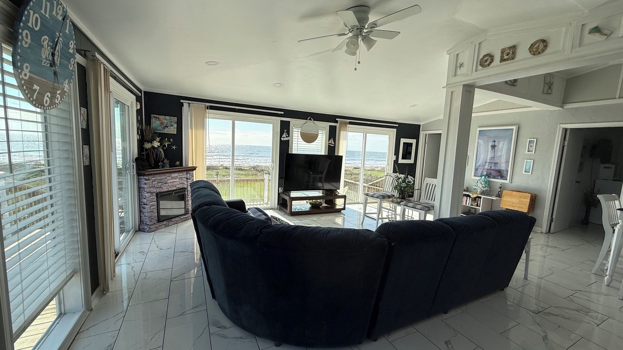 Photo of Livingroom in Cedar Lane
