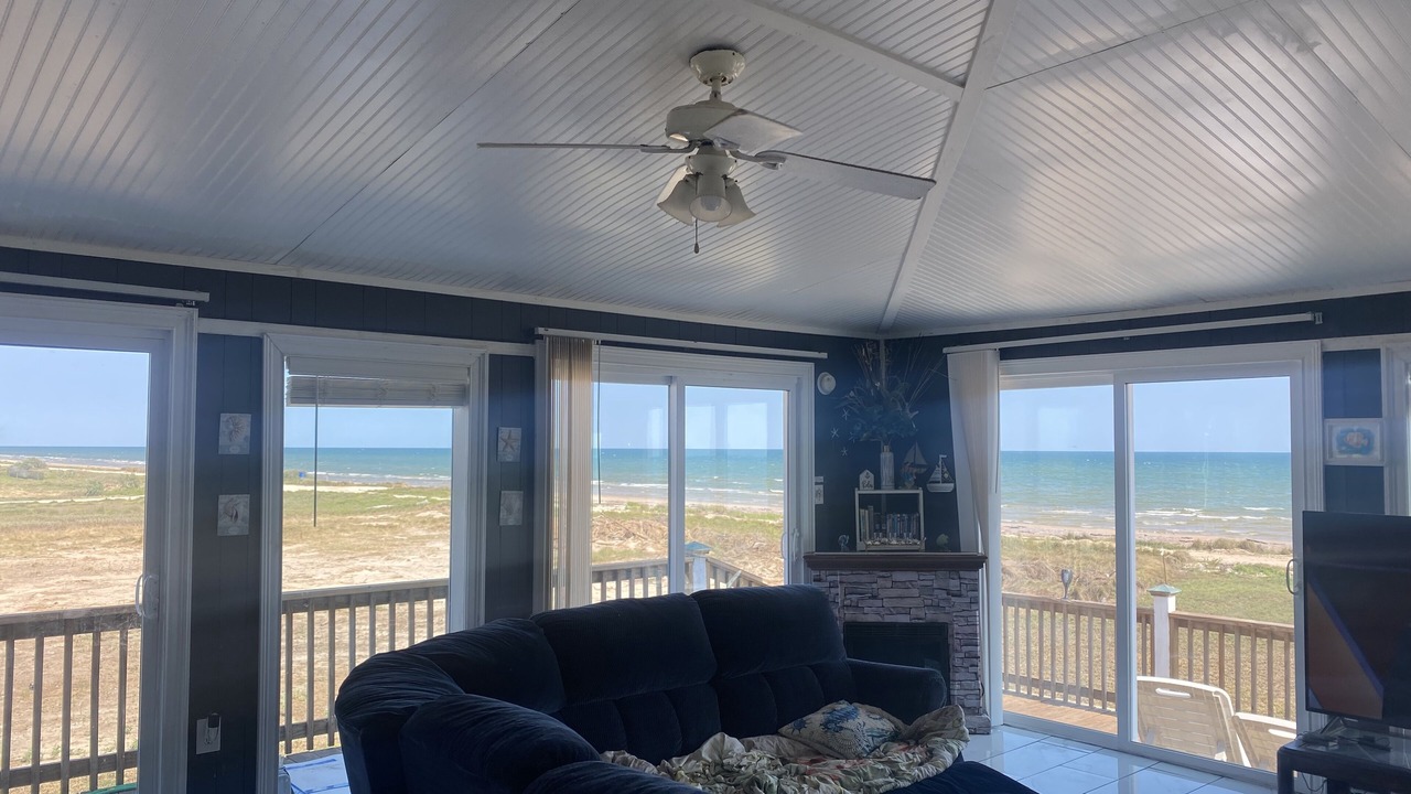 Photo of Livingroom in Cedar Lane