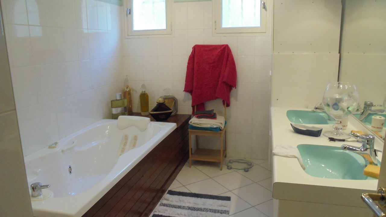 Photo of Bathroom in Le Cellier