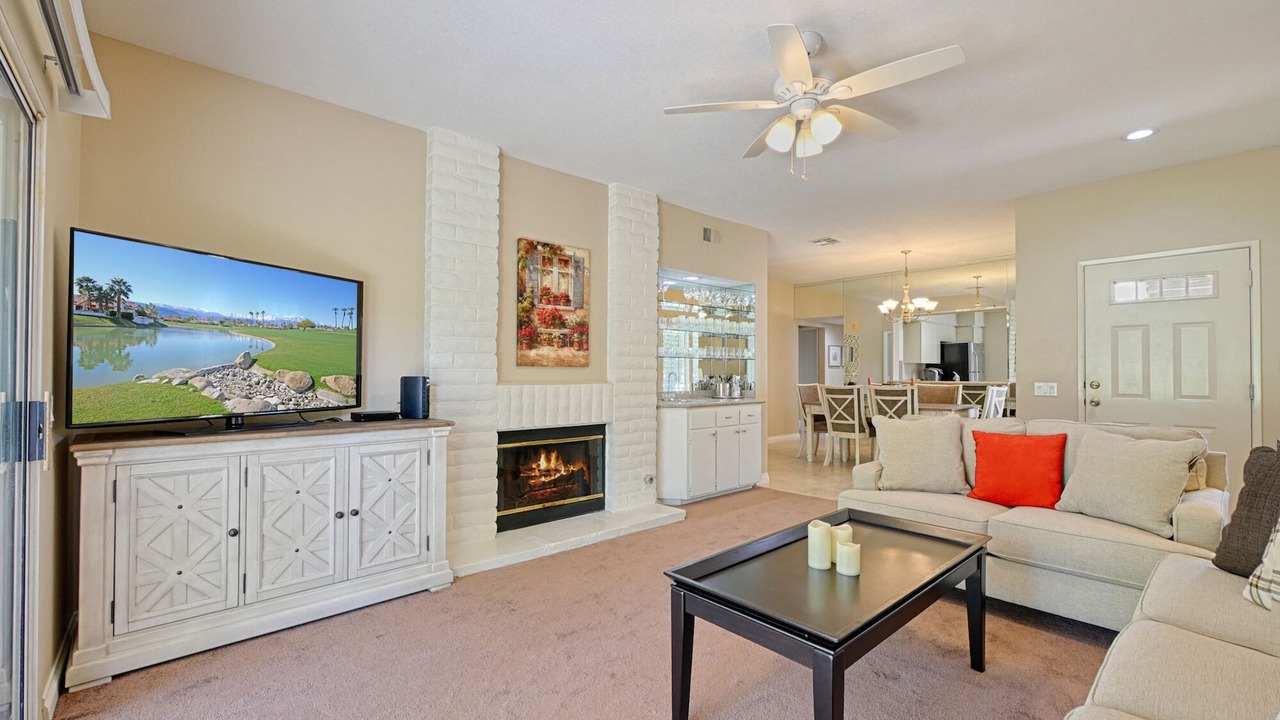 Photo of Livingroom in Palm Desert