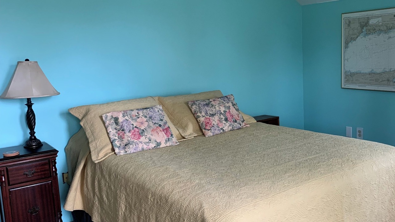 Photo of Bedroom in Town of Owasco
