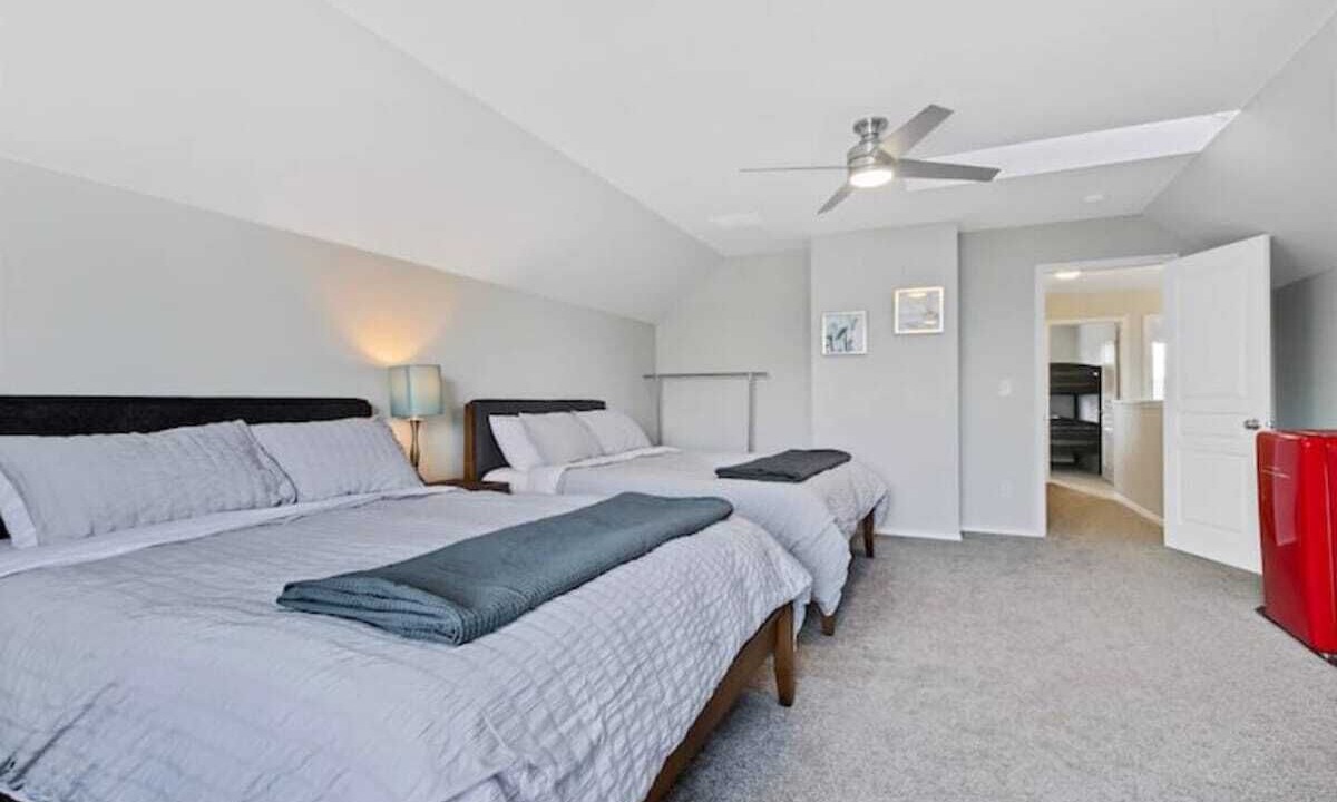 Photo of Others in Star