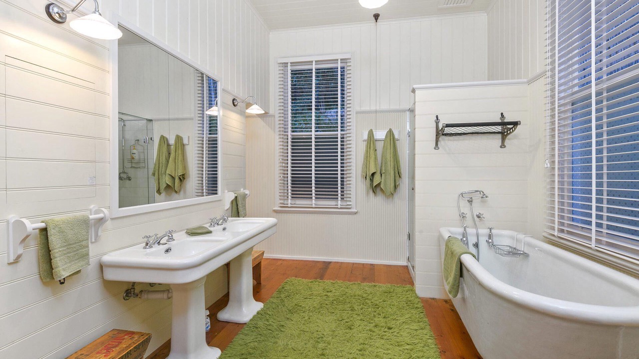 Photo of Bathroom in Lorne