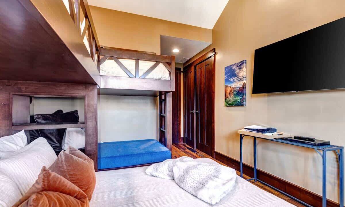 Photo of Bedroom in Empire Pass