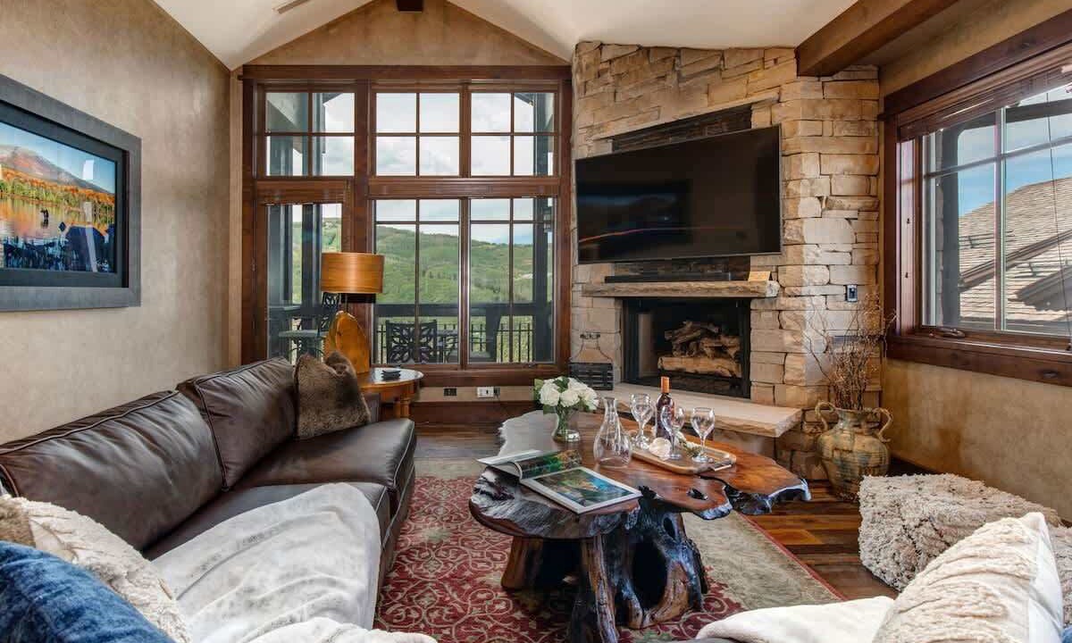 Photo of Livingroom in Empire Pass