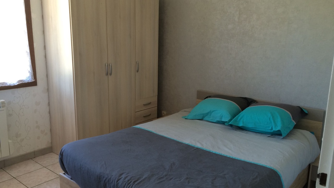 Photo of Bedroom in Lesparre-Medoc