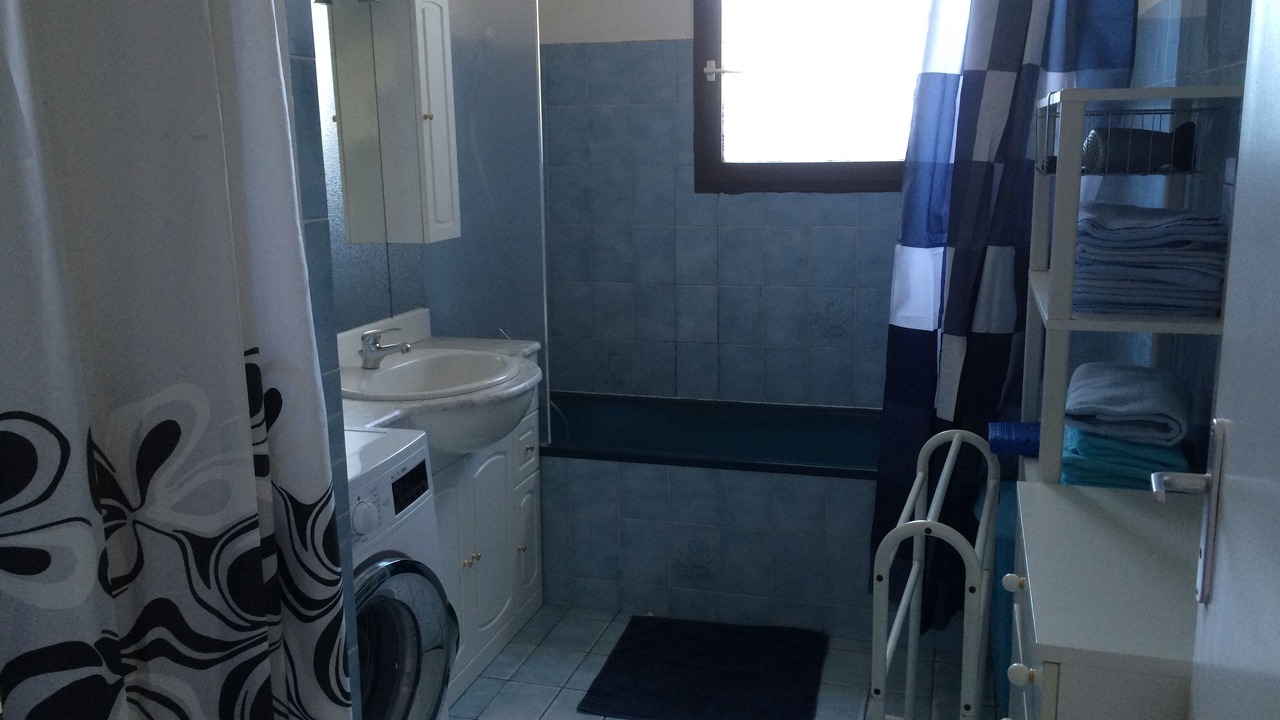 Photo of Bathroom in Lesparre-Medoc