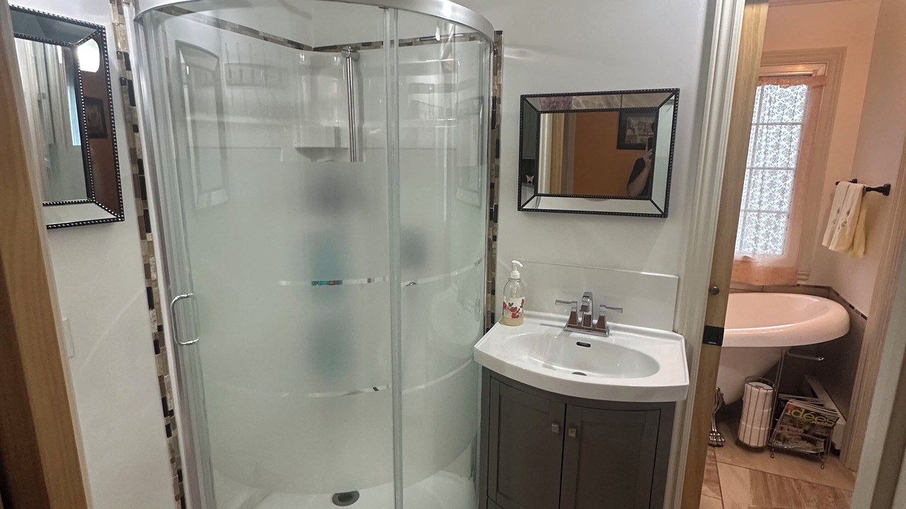 Photo of Bathroom in Cowansville