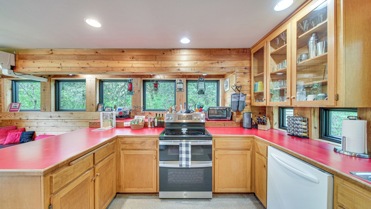 Photo of Kitchen in Skykomish