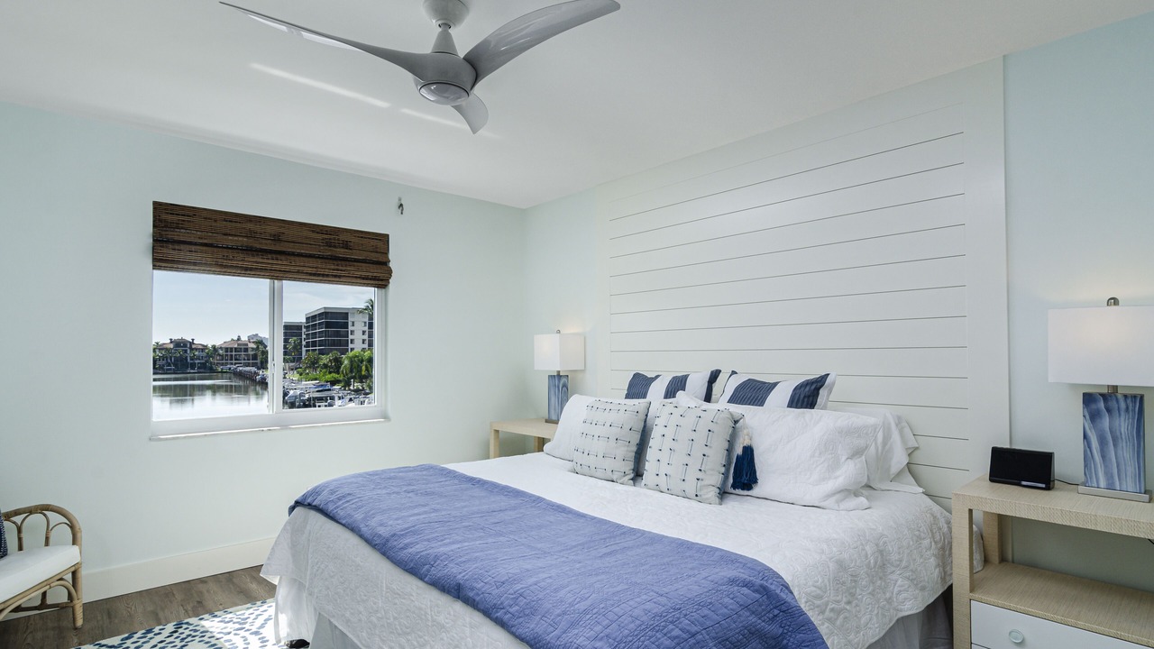 Photo of Bedroom in Vanderbilt Beach
