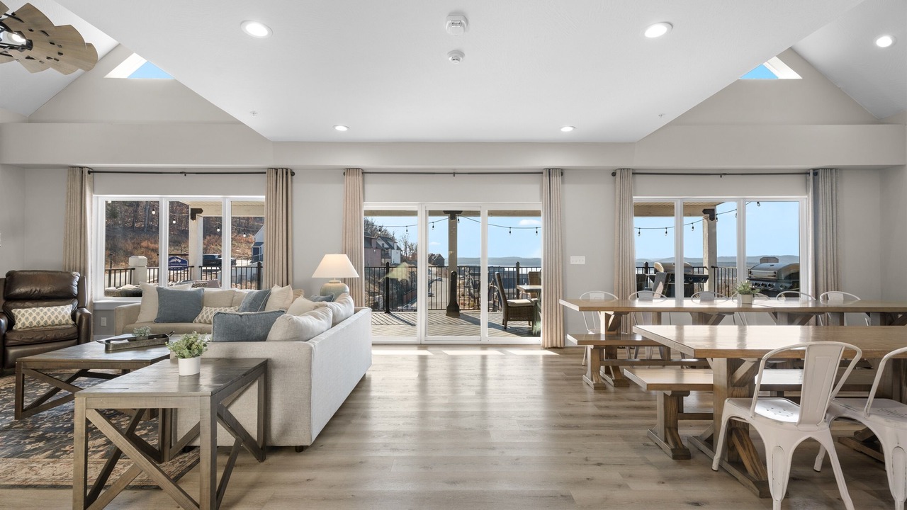 Photo of Livingroom in Table Rock