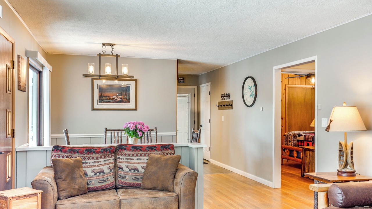 Photo of Livingroom in Eagle River