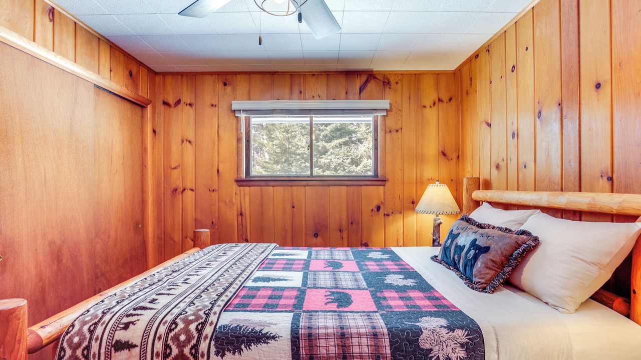 Photo of Bedroom in Eagle River