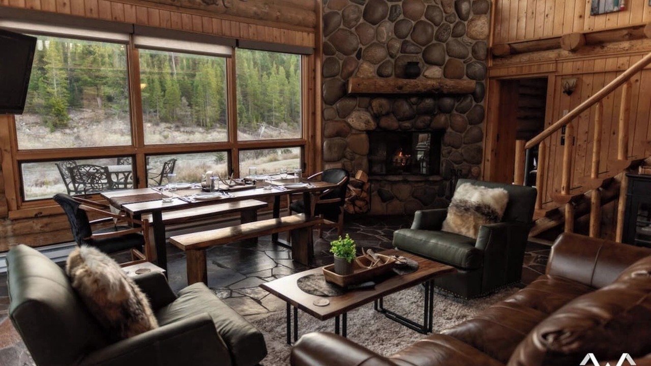 Photo of Livingroom in Gallatin Gateway