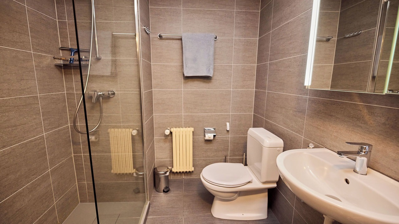 Photo of Bathroom in Vex